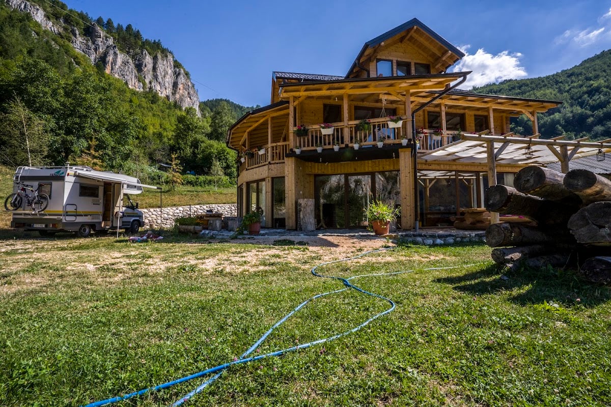 Guesthouse Bujtina kaçaku